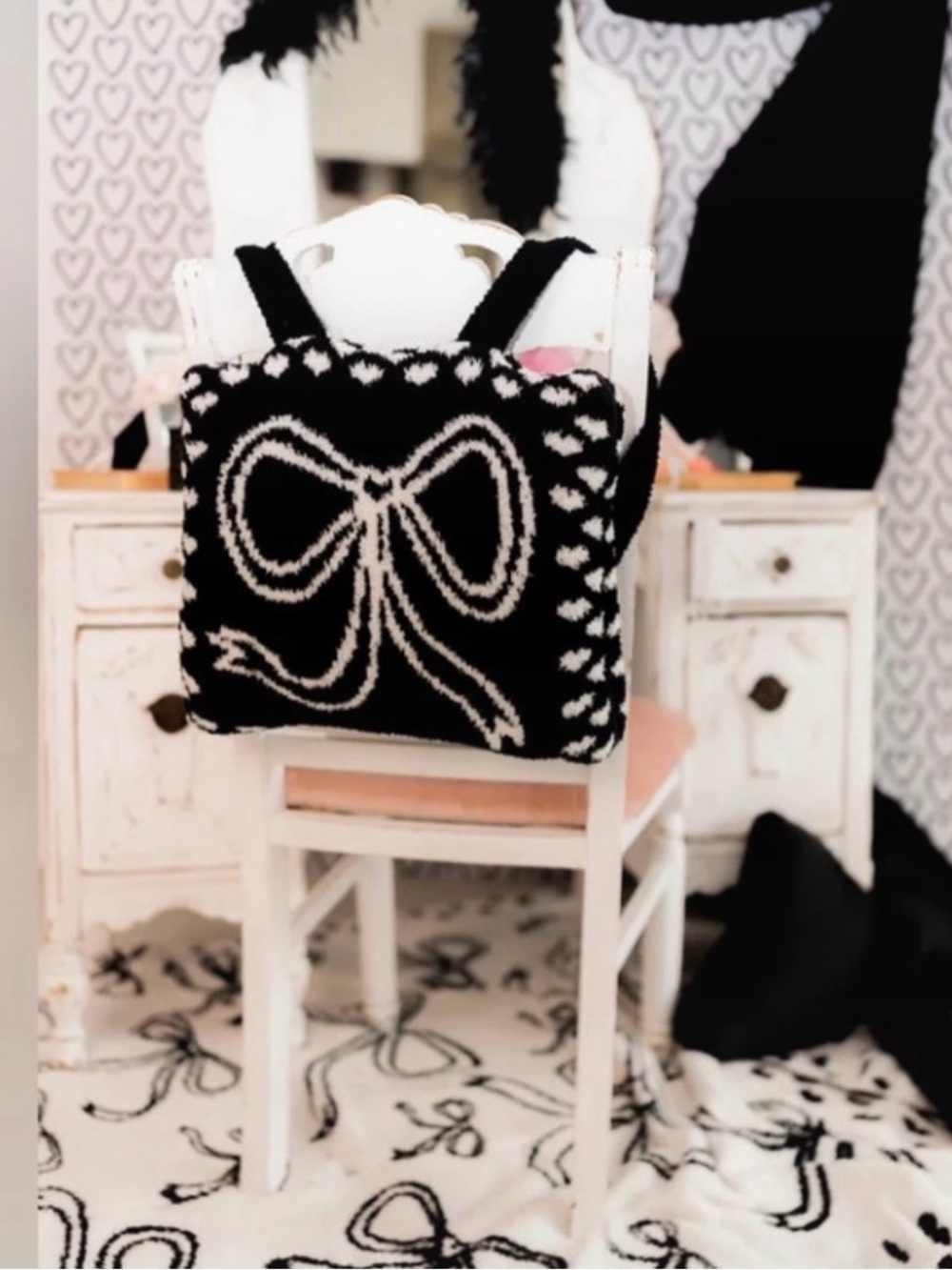 Black and White Bow Knit Throw Blanket - Brand Unknown